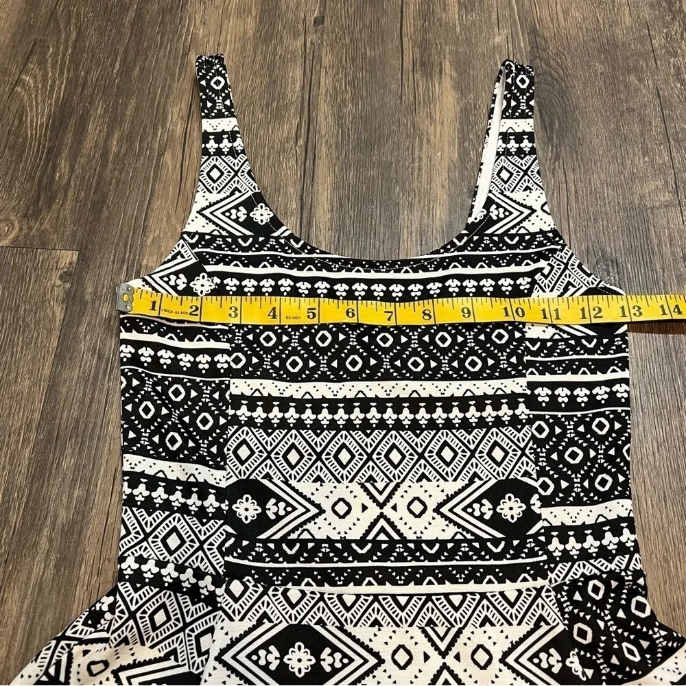 Divided Black And White Short Sleeves Fit and Flare Mini Dress Size 4 - Picture 5 of 6